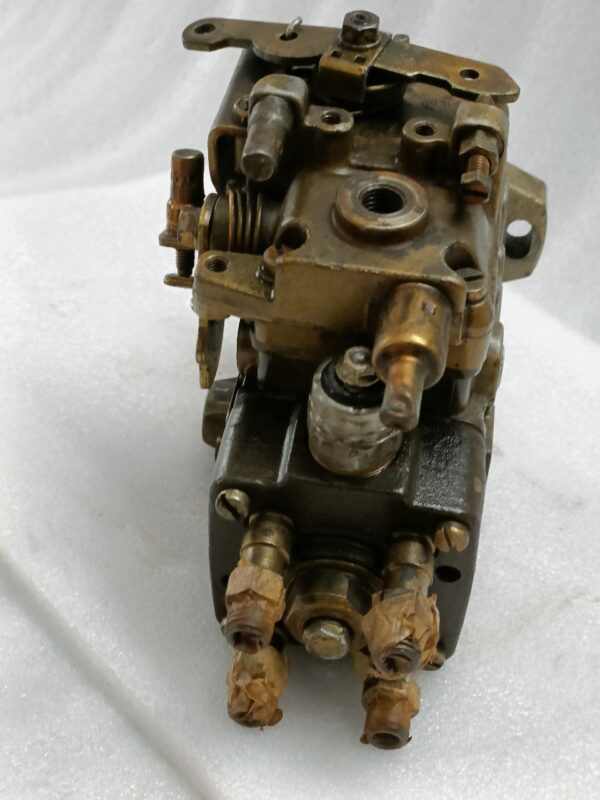 DIESEL KIKI Excavator Parts 4D95L Diesel Fuel Pump 104642-7043 172 H928754 - Image 3