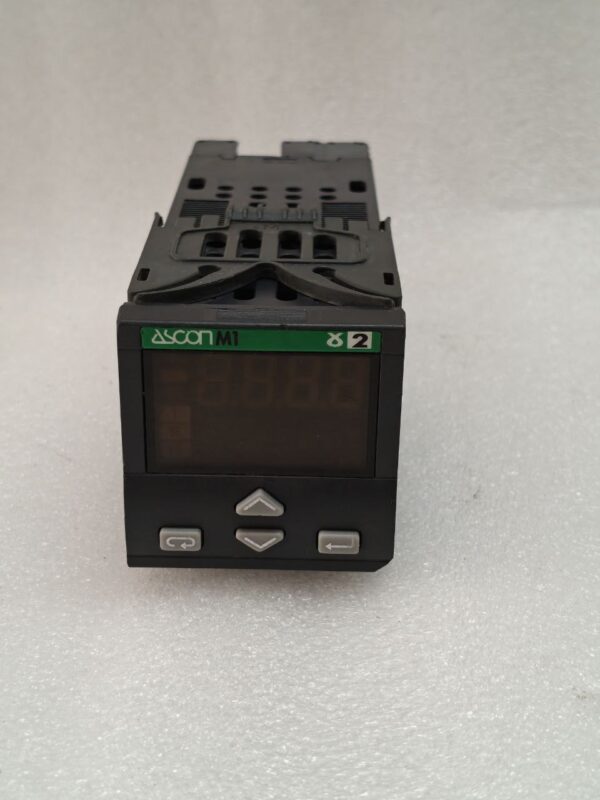 ASCON M1 – 3007 000 Temperature Controller γ2 Series, 240 V 50/60 HZ - 2,6 W S/N A0A-439 11:34