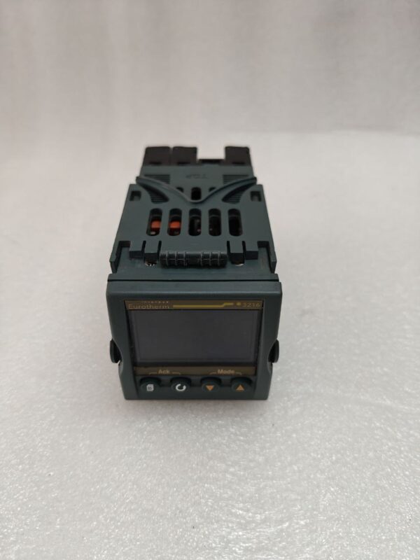 Eurotherm 3216 /CC/VH/TTXX/R/XXX/G Programmable Temperature & Process Controller 11:19 - Image 2