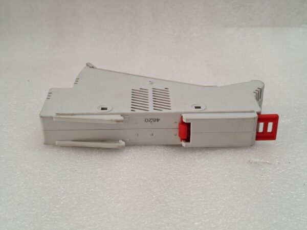 Littelfuse LFPXV0001Z Photovoltaic Fuse Holder 32A 1500VDC 50kA DC IEC 60269-6 11:46 - Image 2