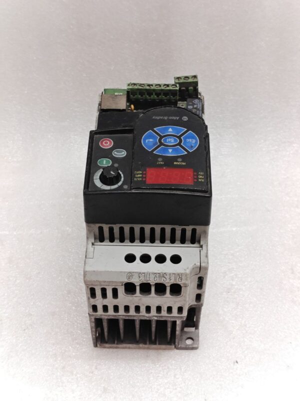 ALLEN BRADLEY CAT 22F D2P5N103 1.0HP SERIES A IP20/UL 0.7KW 3.5AMPS 16:26 - Image 8