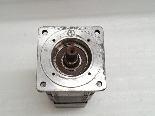 LENZE MCS 09H41-RS0B0-B14N-ST5SOON-ROSU 15548982 SERVO MOTOR 300V 3.4 A 1.6 KW 13:28 - Image 8