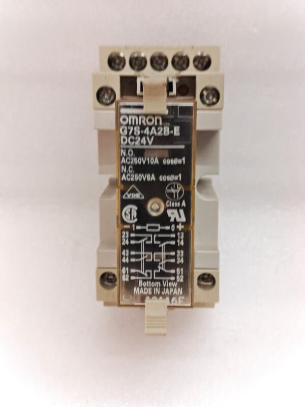 OMRON G7S 4A2B E DC24V RELAY AND OMRON P7S 14F END DC24V RELAY SOCKET 18:40
