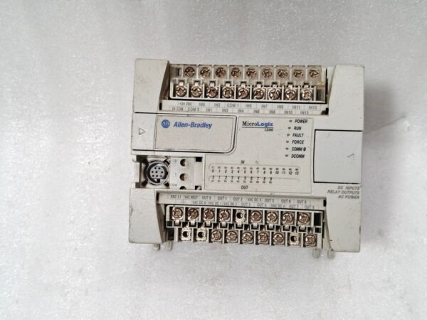 ALLEN BRADLEY MICROLOGIX 1200 1762 L24BWA SER C  REV-I POINT CONTRLOLLER 50-60 HZ 12:40 - Image 5