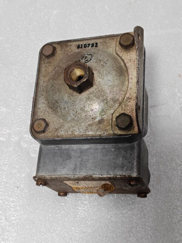 BARKSDALE D1T-H18  STAINLESS DIAPHRAGM PRESSURE SWITCH 0.4-18 PSI 028 - 1.24 BAR 125 480VAC 13:15 - Image 4