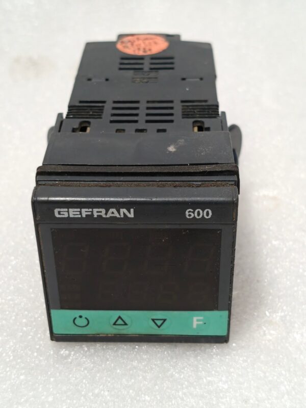 PID TEMPERATURE CONTROLLER GEFRAN 600 R R 0 0 1 F047572 100-240VAC/DC 13292633 12:26