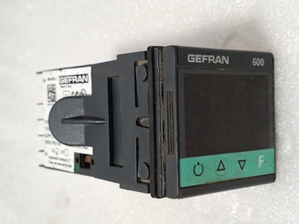 PID TEMPERATURE CONTROLLER GEFRAN 600 R R 0 0 1 F047572 100-240VAC/DC 13292633 12:26 - Image 7