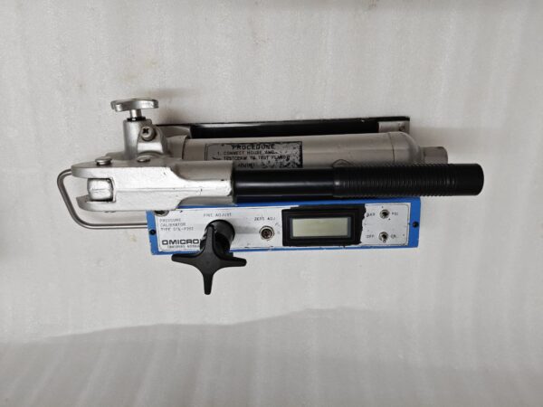 OMICRON OTE-P202 PRESSURE CALIBRATOR 0.1MPA 14.5 PSI 1.02  KG/CM2 902 17:20 - Image 4