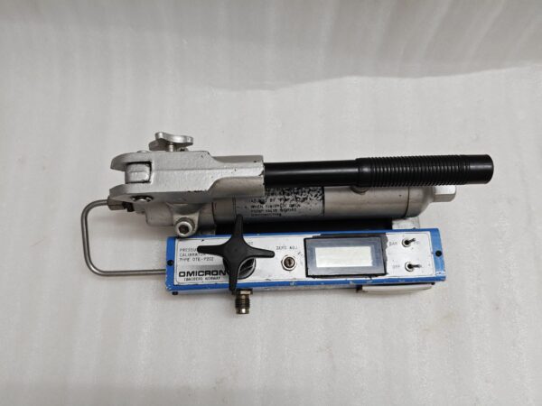 OMICRON OTE-P202 PRESSURE CALIBRATOR 0.1MPA 14.5 PSI 1.02  KG/CM2 902 17:20 - Image 7