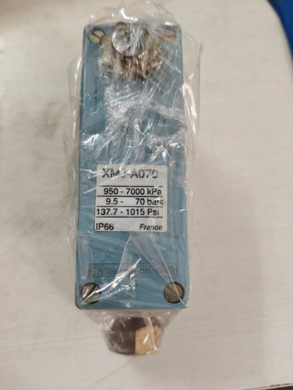 TELEMECANIQUE XMJ A070 IP 66 FRANCE PRESSURE SWITCH 950 - 7000 KPA 11:45