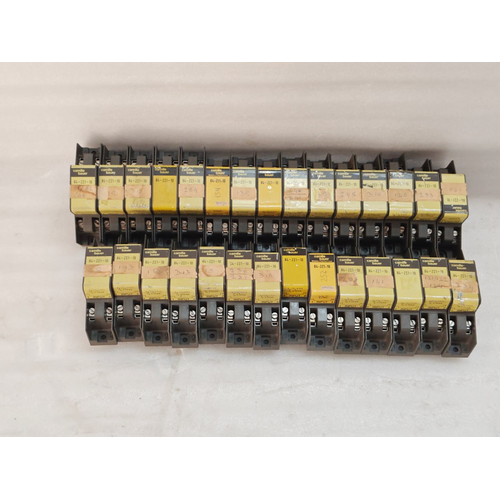 CAMILLE BAUER 84 2I1 10 PASSIVE DC SIGNAL ISOLATOR (6)