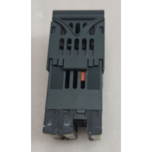 EUROTHERM 2216E TEMPERATURE CONTROLLER (9)