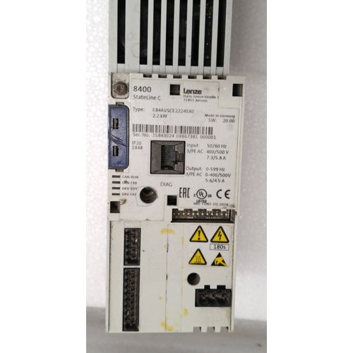 LENZE INVERTER #2 E84AVSCE2224SX0 8400 STATELINE C 2.2KW 5060 HZ IP20 1848 (2)