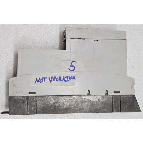 LENZE INVERTER #5 E84AVSCE3024SXS 8400 STATELINE C 3.0KW 5060 HZ DIAG (3)