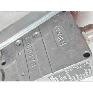 SCHMERSAL ASH 015L 11U50X LIMIT SWITCH 101057846 4Z6 6