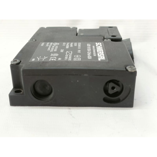 Schmersal AZM 161SK-1212RKA-024 Safety Interlock Switch (1)