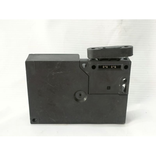 Schmersal AZM 161SK-1212RKA-024 Safety Interlock Switch (5)