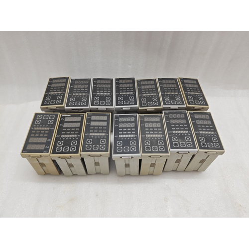 TAIE FU86-701000 MOTOR VALVE DIGITAL PID CONTROLLER 85-265V, 5060HZ, 6VA (3)