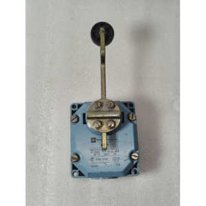 TELEMECANIQUE XCR LIMIT SWITCH DEVIATION SWITCH FRANCE AC 15 240V 947 5 1 16:59