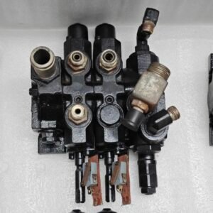 CLARK M.H.A SCD - 009 P NO 8057218 HYDRAULIC CONTROL VALVE FOR FORKLIFT 19:00 13 CLARK M.H.A SCD 009 P NO 8057218 HYDRAULIC CONTROL VALVE FOR FORKLIFT 13