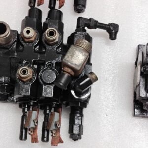 CLARK M.H.A SCD - 009 P NO 8057218 HYDRAULIC CONTROL VALVE FOR FORKLIFT 19:00 14 CLARK M.H.A SCD 009 P NO 8057218 HYDRAULIC CONTROL VALVE FOR FORKLIFT 16