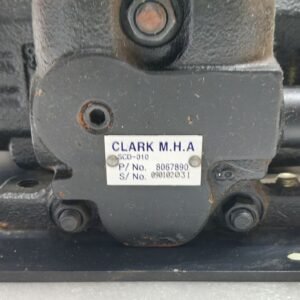 CLARK MHA SCD-010 P NO 8067890 SN 2031 HYDRAULIC CONTROL VALVE FOR FORKLIFT 11:08 4 CLARK M.H.A SCD 010 P NO 8067890 SN 2031 HYDRAULIC CONTROL VALVE FOR FORKLIFT 3
