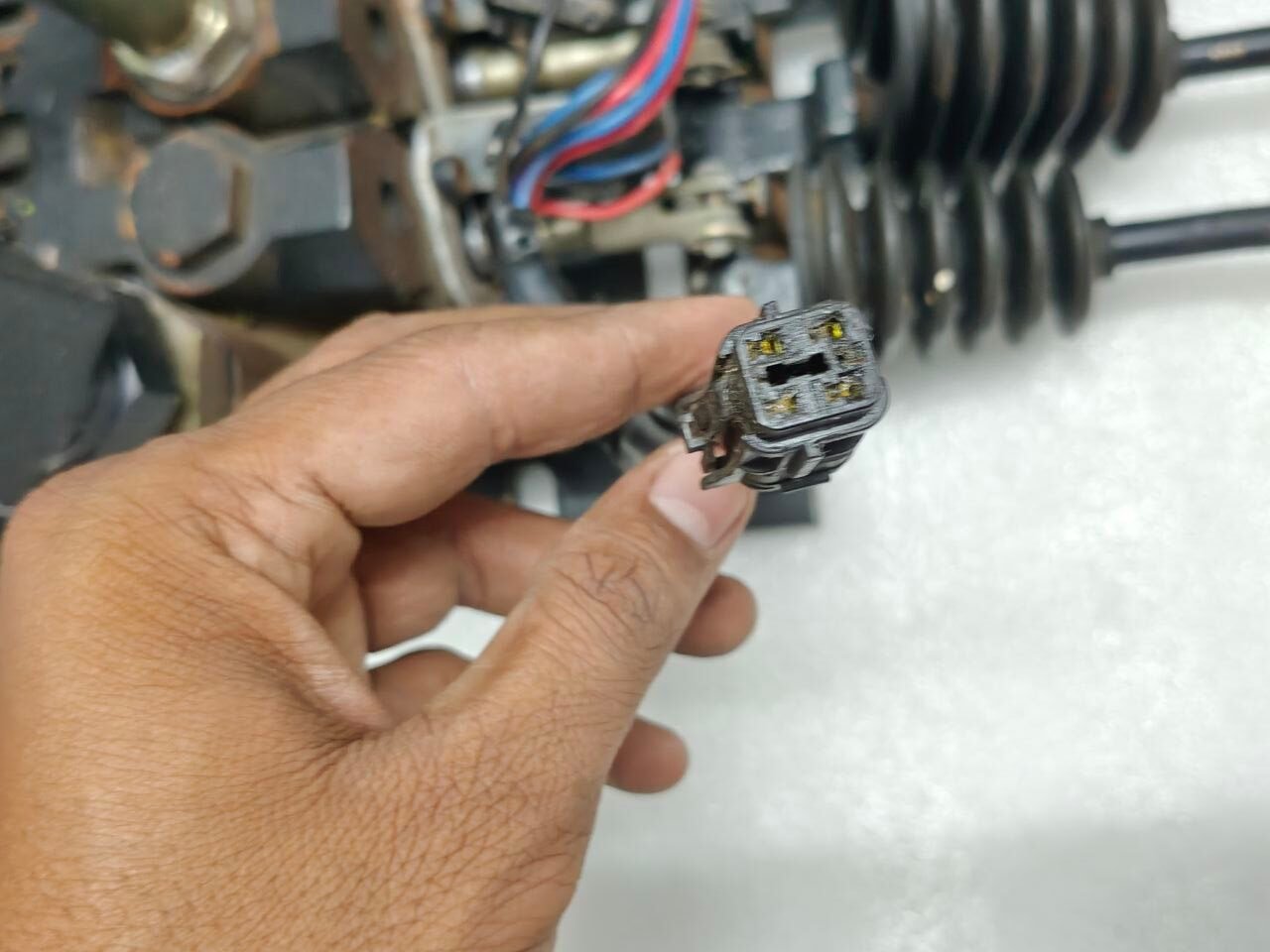 CLARK M.H.A SCD – 010 P NO 8067890 SN 2031 HYDRAULIC CONTROL VALVE FOR FORKLIFT (8) CLARK M.H.A SCD 010 P NO 8067890 SN 2031 HYDRAULIC CONTROL VALVE FOR FORKLIFT 8 rotated