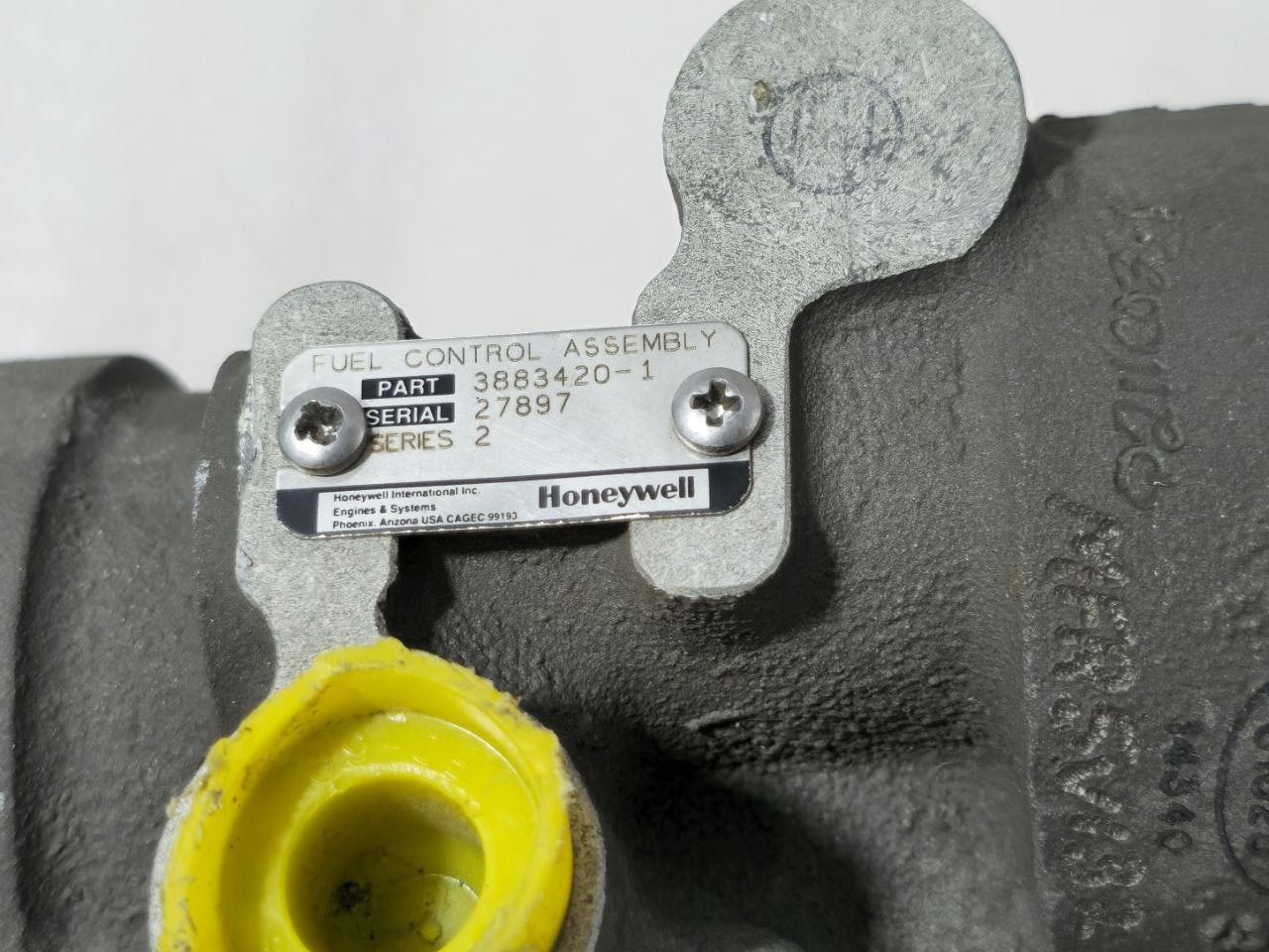 HONEYWELL TURBINE ENGINE MAIN FUEL CONTROL 3883420-1 99193 SOCN 3882880 -2 (8)