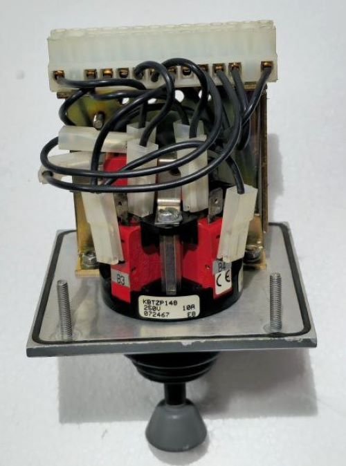 RAYTHEON ANSCHUTZ GMBH 105-107 0585 NG010 TILLER NFU GERMANY UNIT (4)