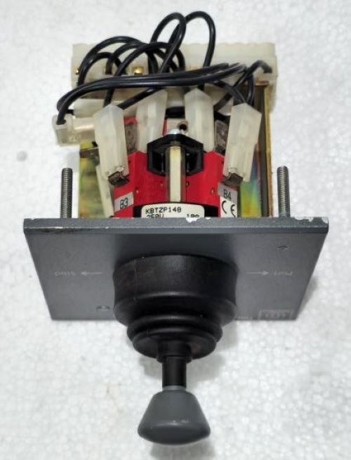 RAYTHEON ANSCHUTZ GMBH 105-107 0585 NG010 TILLER NFU GERMANY UNIT (5)