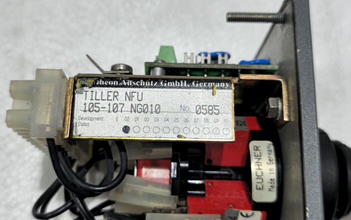 RAYTHEON ANSCHUTZ GMBH 105-107 0585 NG010 TILLER NFU GERMANY UNIT (7)