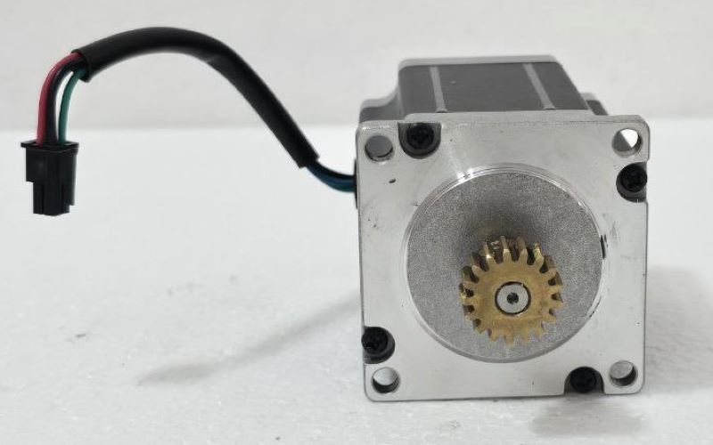 THRANE & THRANE TT37-134633-B POLARIZATION MOTOR SAILOR 900 VSAT. 51-2018 (6)