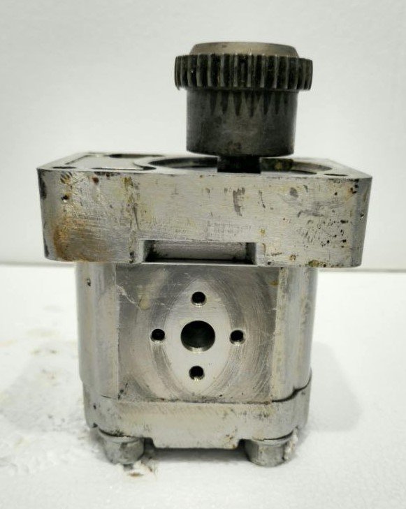 VALMET GEAR PUMP B8DBAB 935 FINDLAND SR NO-049207 FAST SHIP (8)