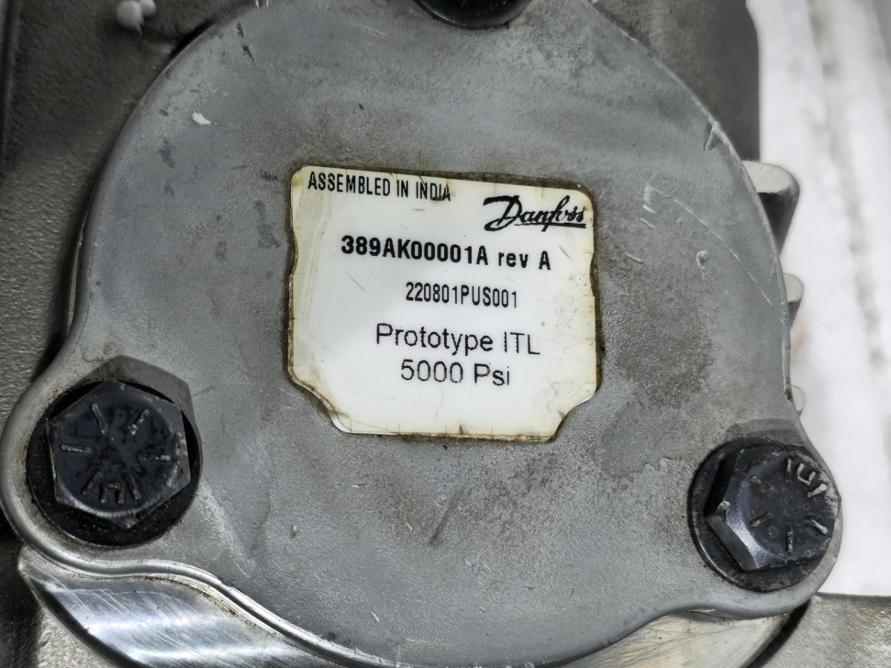 DANFOSS TRANSMISSIONS 389AK00001A 5000PSI PROTYPE ITL REV A UNUSED (2)