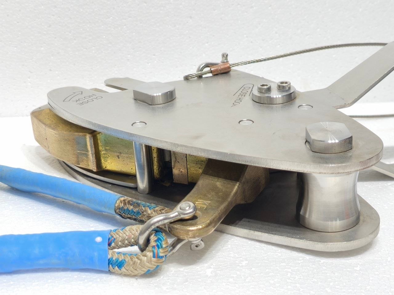 GLOBAL DAVIT GMBH COMBINED OFF-LOAD AUTOMATIC RELEASE HOOK HRL-26 SWL 26KN (9)
