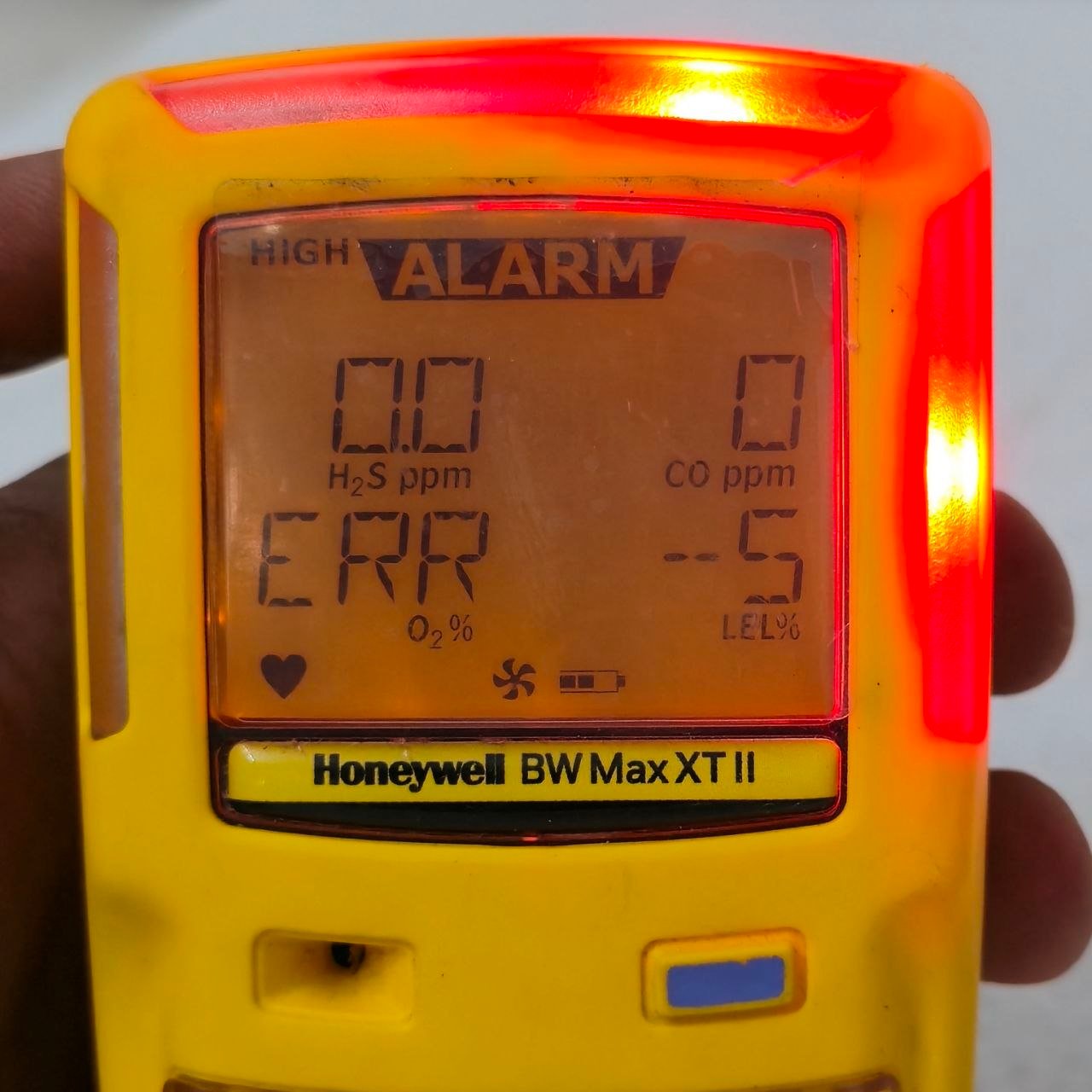 HONEYWELL BW GASALERT MAX XT II GAS MONITOR DETECTOR O2 FAIL OR ERROR SHOWN (14)