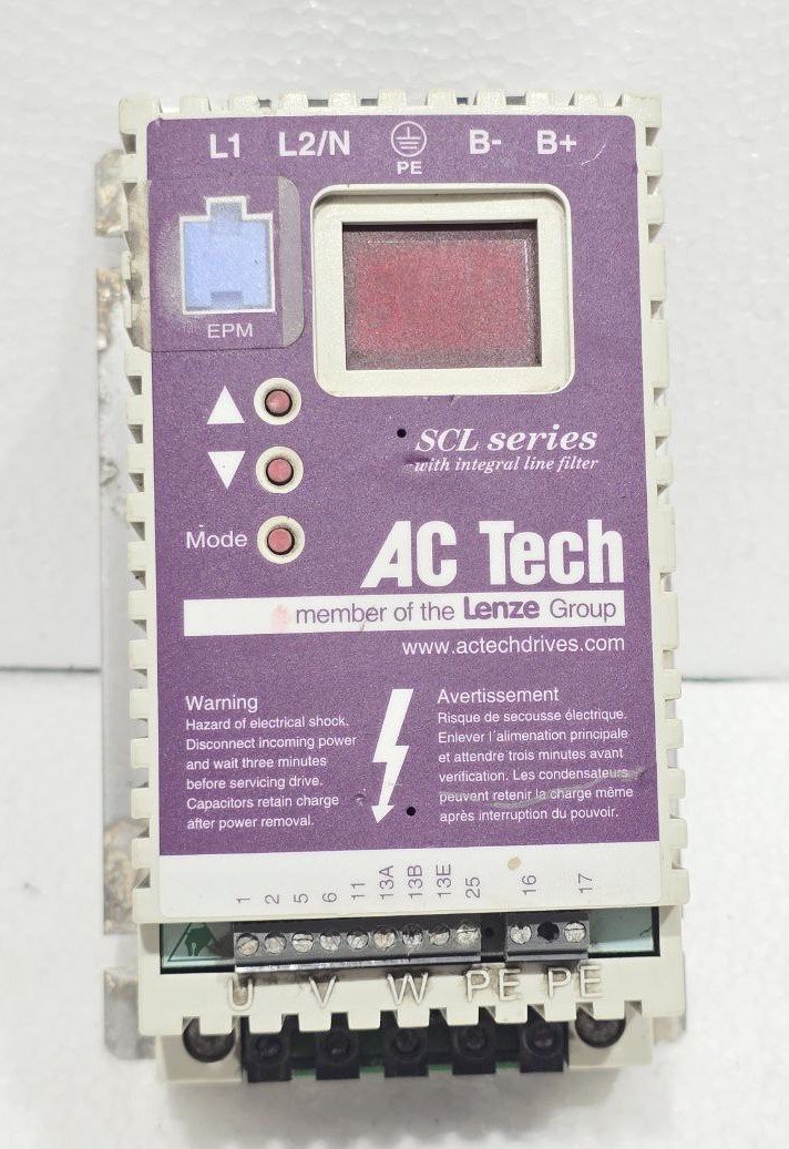 LENZE AC TECH SL205S 0.37KW 208240V 1 PH VARIABLE FREQUNECY DRIVE 2021732 (8)