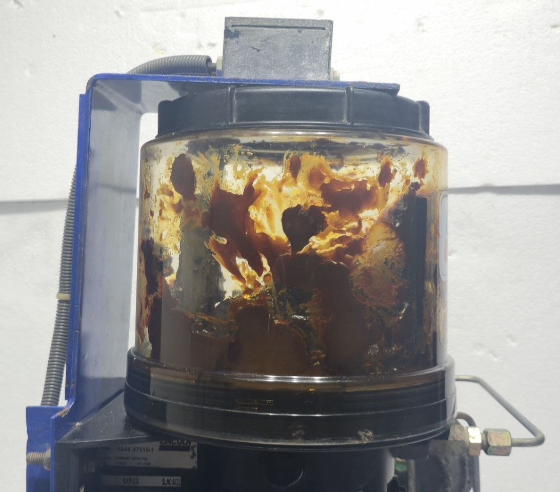 LINCOLN INDUSTRIAL P203-4XLBO-1K6-24-2A1.10 LUBRICATOR GREASE PUMP X644-37515-1 (35)