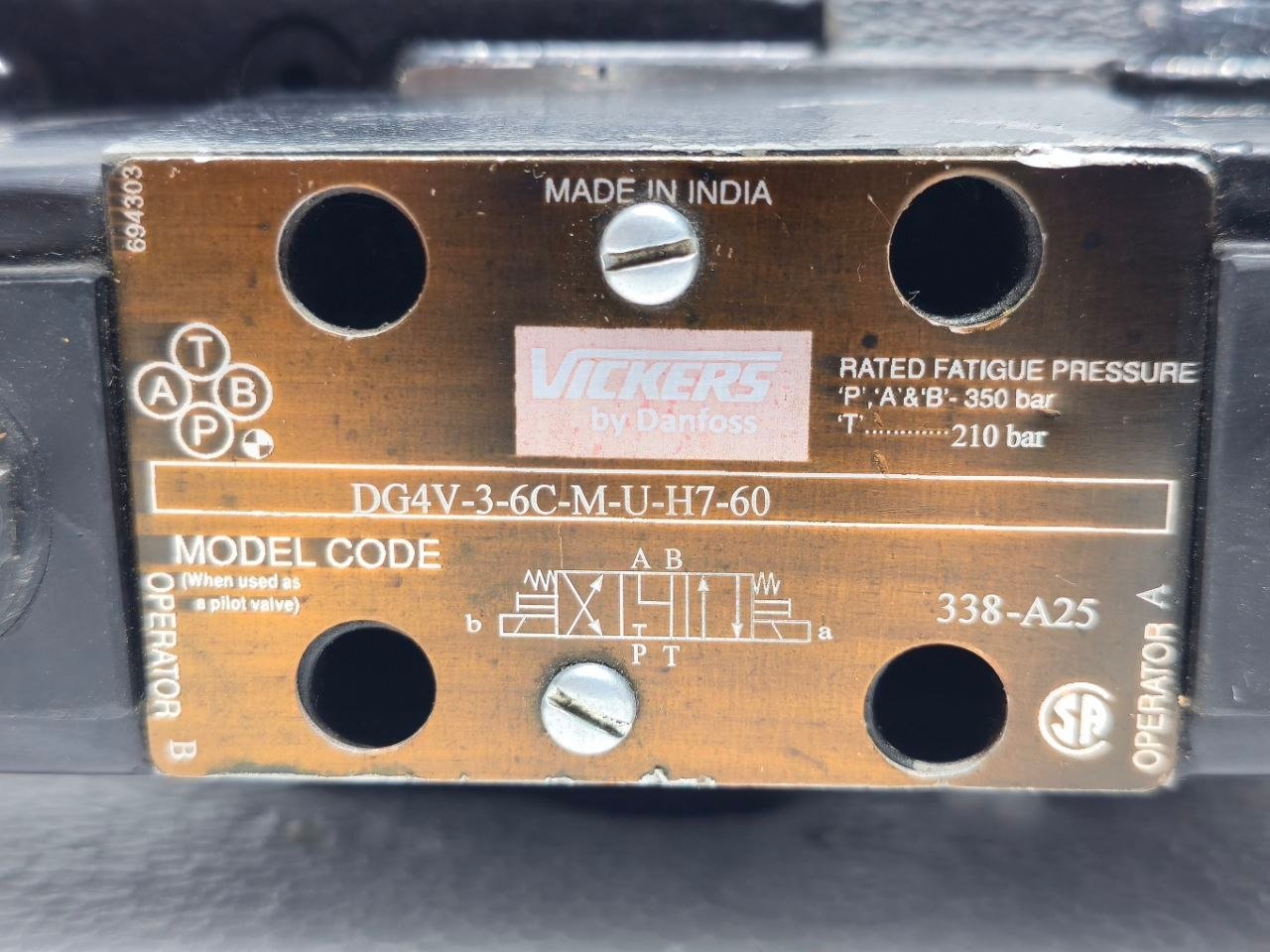 VICKERS DIRECTIONAL CONTROL VALVE DG4V-3-6C-M-U-H7-60 AND DG5V-8-H-6C-M-U-H-10 (10)