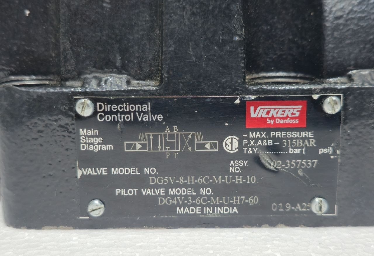 VICKERS DIRECTIONAL CONTROL VALVE DG4V-3-6C-M-U-H7-60 AND DG5V-8-H-6C-M-U-H-10 (4)