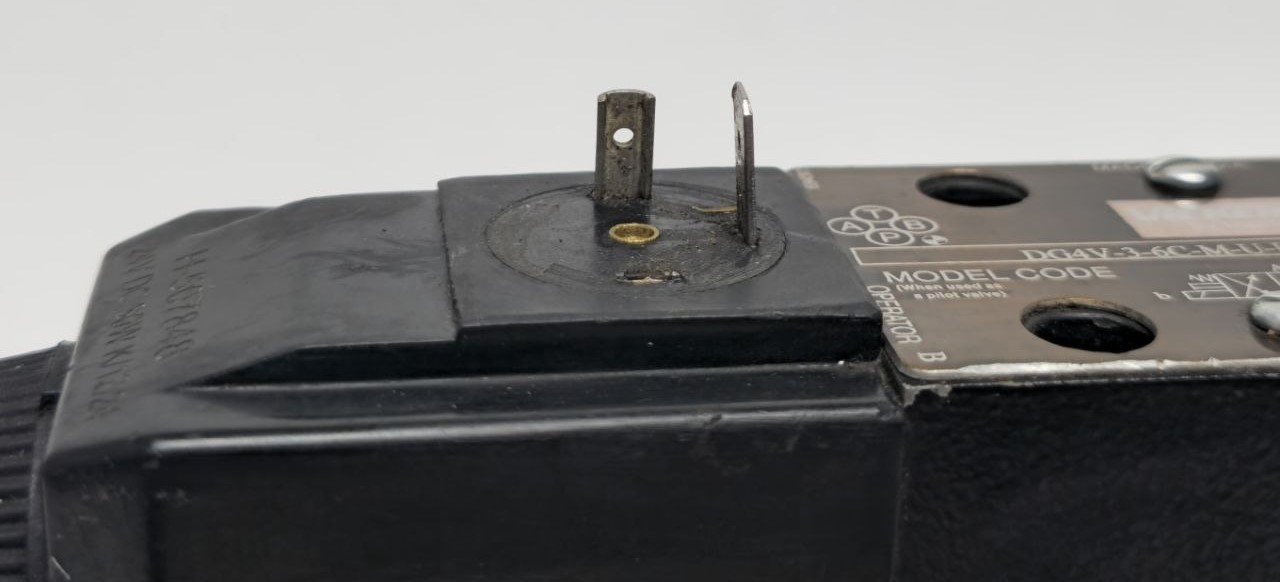 VICKERS DIRECTIONAL CONTROL VALVE DG4V-3-6C-M-U-H7-60 AND DG5V-8-H-6C-M-U-H-10 (7)