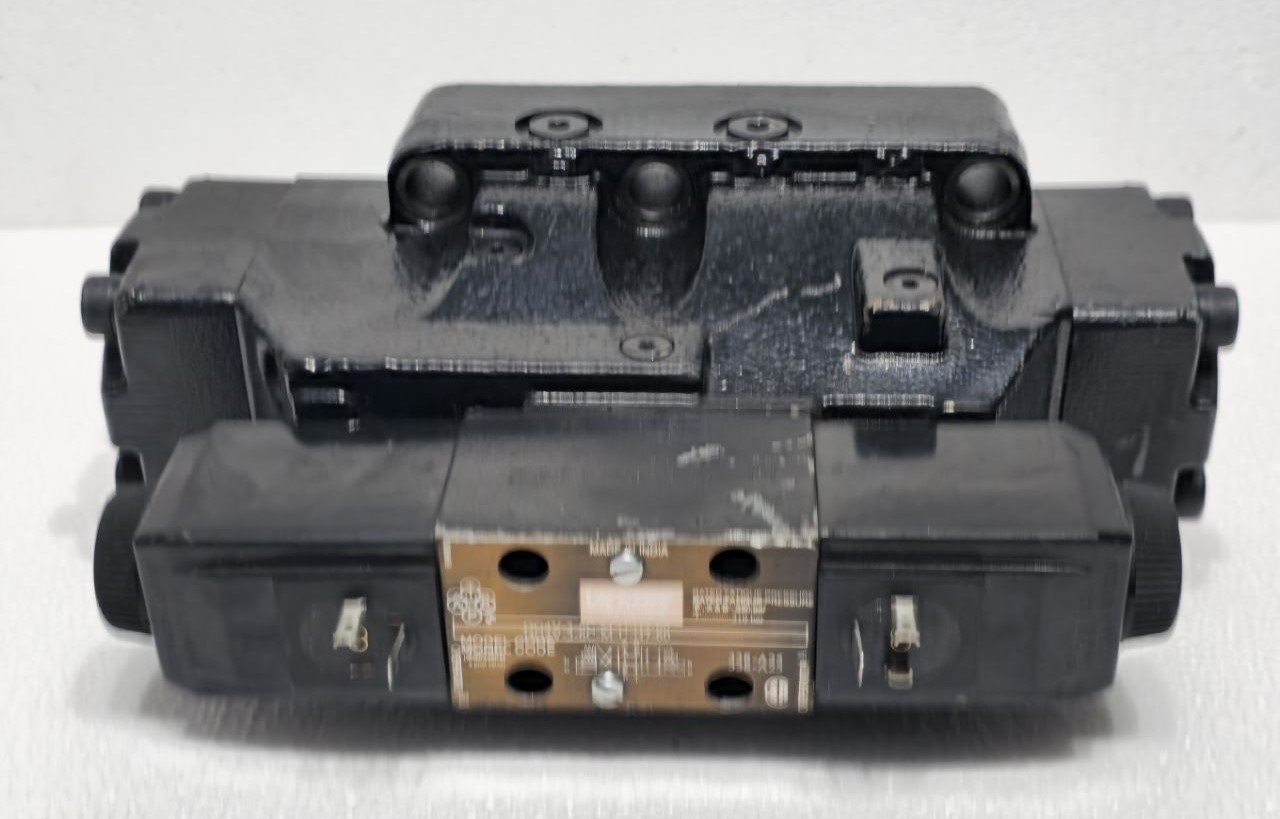 VICKERS DIRECTIONAL CONTROL VALVE DG4V-3-6C-M-U-H7-60 AND DG5V-8-H-6C-M-U-H-10 (9)