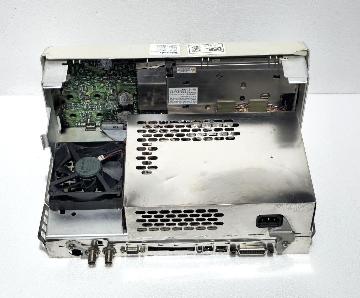 AGILENT TECHNOLOGIES MSO6012A MIXED SIGNAL OSCILLOSCOPE 2 CHANNEL 100 MHZ (2)