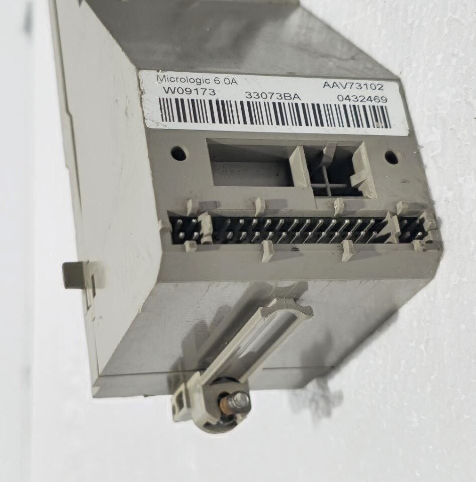 SCHNEIDER ELECTRIC 33073BA MICROLOGIC 6.0A CIRCUIT BREAKER DIGITAL TRIP UNIT AAV73102 (9)
