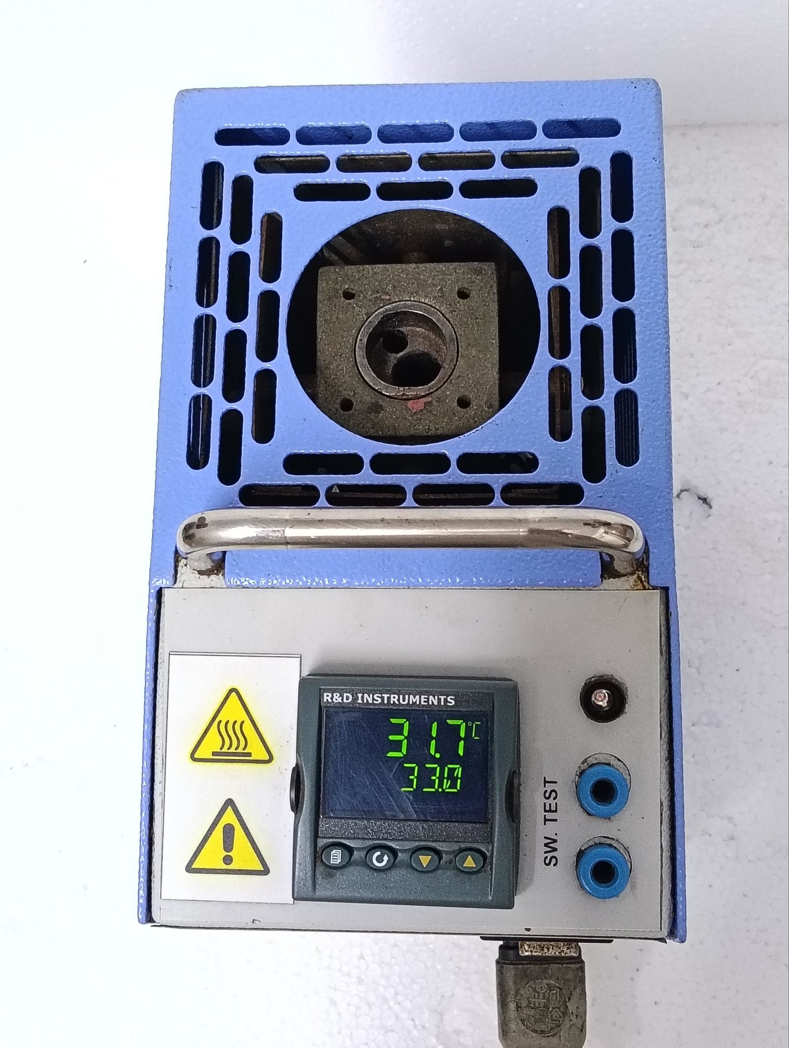 R&D 650TS DRY BLOCK TEMPERATURE CALIBRATOR 30 TO 650C 95072409 RS485 5060 HZ (2)